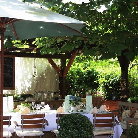 Gasthaus Schwanen & Villa Pfarrhus Stuhlingen Exterior foto